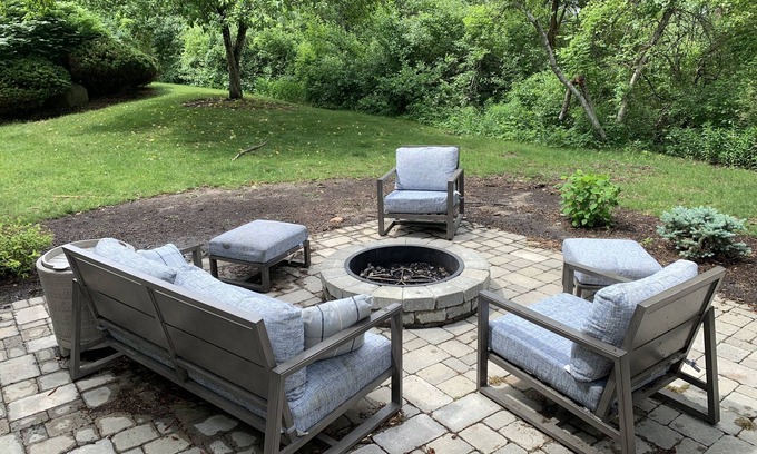 Okemos Hotel | Comfortable HomeTowne Studios in East Lansing - Okemos