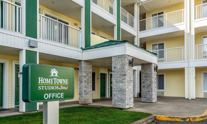 Springfield Hotel | Welcoming HomeTowne Studios in Eugene - Springfield