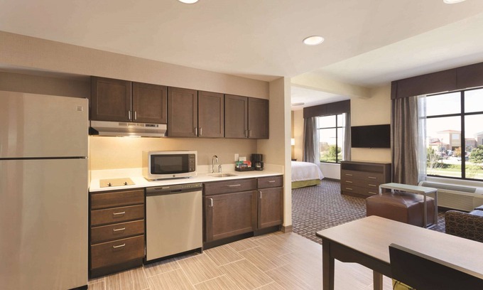West Des Moines Hotel | Welcoming Homewood Suites by Hilton West Des Moines