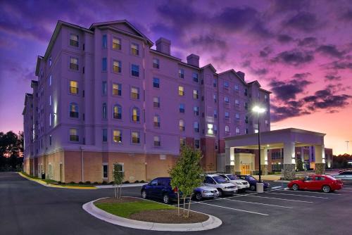 Northwest Hotel | Pet-Friendly Homewood Suites near Virginia Beach Attractions