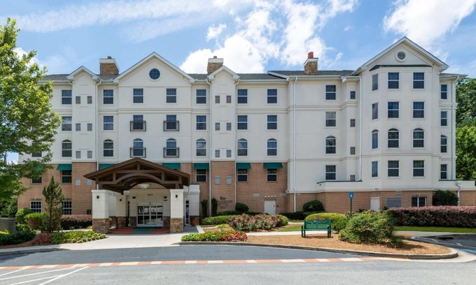 Lawrenceville Hotel | Pet-Friendly Homewood Suites in Lawrenceville Duluth