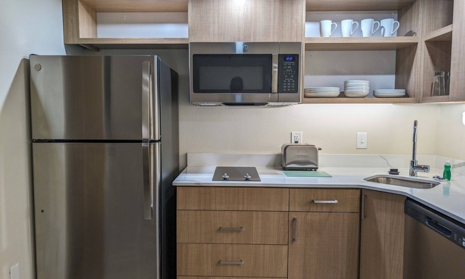 Wheatland Hotel | Discover Comfort at Oklahoma City Airport Hotel & Suites