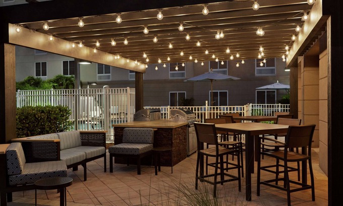 Biggar Hotel | Experience Homewood Suites by Hilton Fort Myers Airport