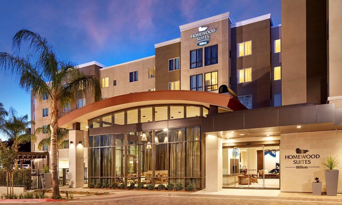 Mission Valley Hotel | Comfortable Homewood Suites in San Diego with Great Amenities