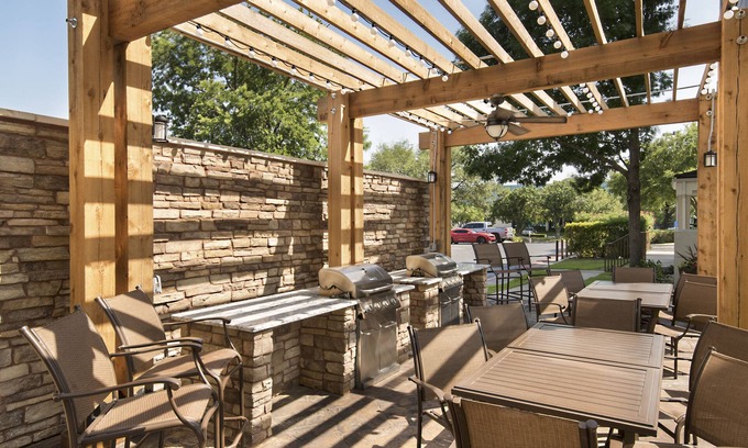 McKinney Hotel | Discover Homewood Suites by Hilton Austin-South/Airport