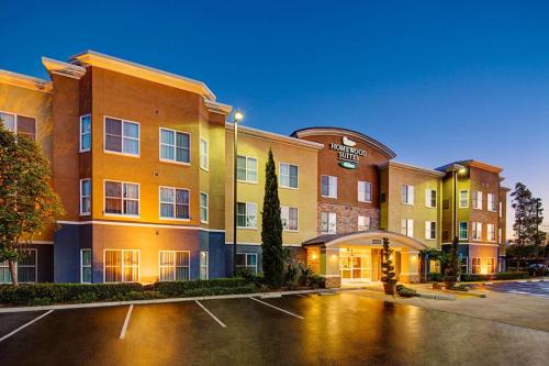 Aviara Hotel | Pet-Friendly Homewood Suites in Carlsbad with Pool Access