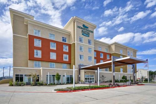 Conroe Hotel | Discover Homewood Suites by Hilton Conroe: Family-Friendly Stay