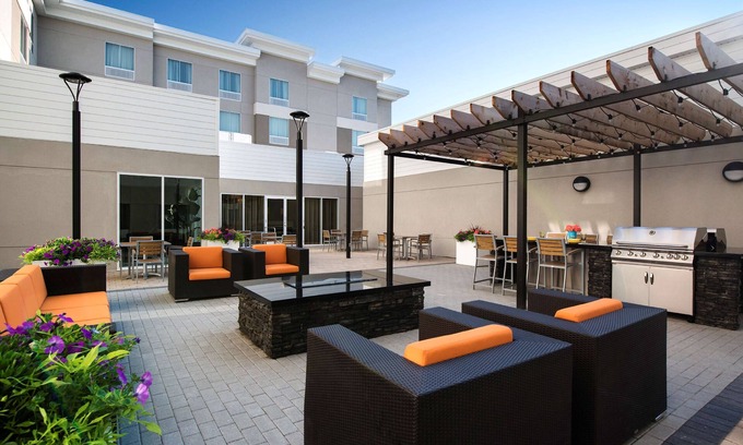 Winnipeg Hotel | Discover Homewood Suites by Hilton Winnipeg Airport-Polo Park