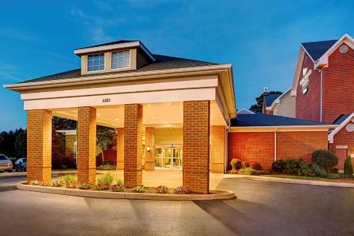 Solon Hotel | Comfortable Homewood Suites by Hilton Cleveland-Solon Stay
