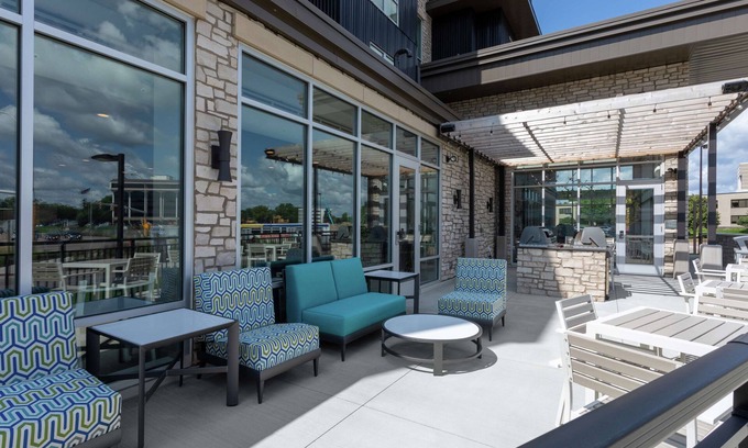 Edina Hotel | Relax at Homewood Suites by Hilton Edina Minneapolis