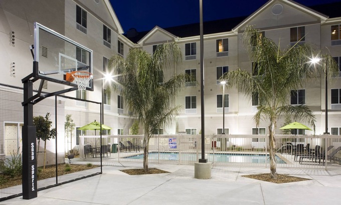 Clovis Hotel | Discover Homewood Suites by Hilton Fresno Airport/Clovis