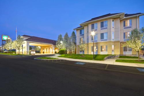 Ithaca Hotel | Cozy Homewood Suites by Hilton Ithaca: Pet Friendly & More