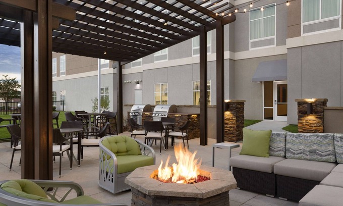 Mobile Hotel | Discover Homewood Suites by Hilton Mobile: Family-Friendly Retreat