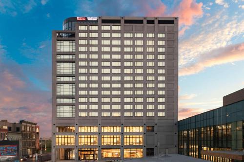 Downtown Toledo Hotel | Modern Homewood Suites in Downtown Toledo with Family Amenities