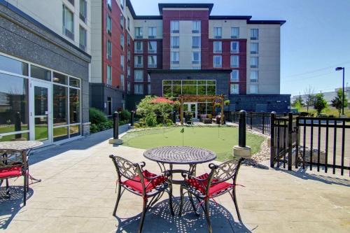 Ajax Hotel | Inviting Homewood Suites by Hilton Toronto-Ajax with Breakfast