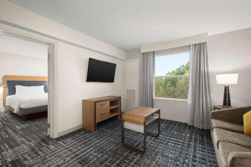 Alpharetta Hotel | Pet-Friendly Homewood Suites Atlanta-Alpharetta with Pool