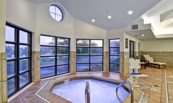 Fox Valley Hotel | Cozy Homewood Suites by Hilton Aurora Naperville Awaits