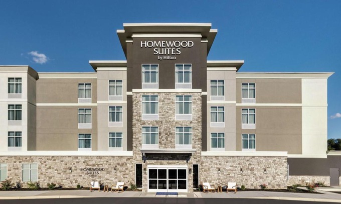 Carlisle Hotel | Comfortable Homewood Suites By Hilton Carlisle with Pool Access