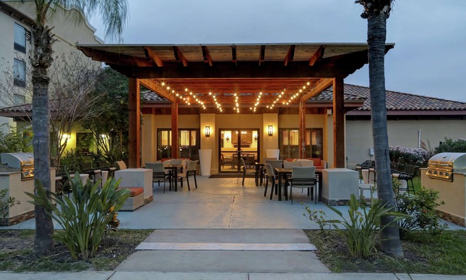 McAllen Hotel | Stylish Homewood Suites by Hilton McAllen with Pool & Spa