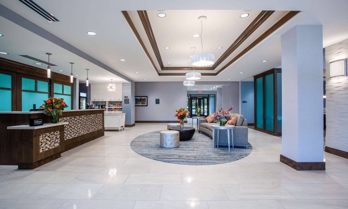 Reston Hotel | Exceptional Homewood Suites by Hilton Reston with Spa & Kitchen