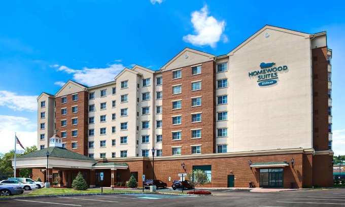 East Rutherford Hotel | Comfortable Homewood Suites by Hilton in East Rutherford