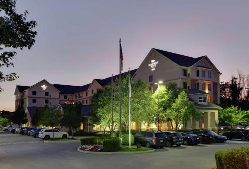 Hagerstown Hotel | Pet-Friendly Homewood Suites Hagerstown with Hot Tub & Pool