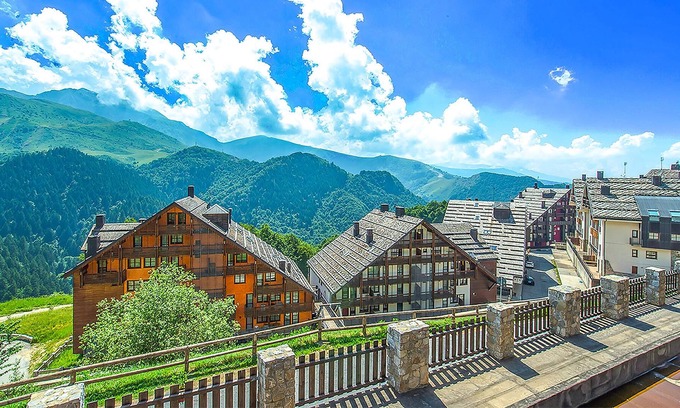 Frabosa Sottana Apartment | Cozy Apartment Amidst the Breathtaking Piedmont Mountains