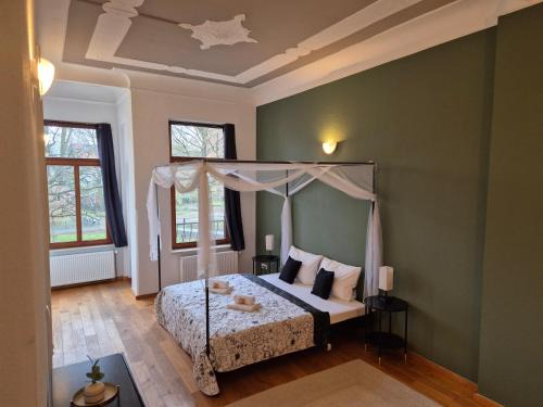 Nord-Mitte Apartment | Cozy Park Suite Apartments: Rated 9/10 & Pet-Friendly
