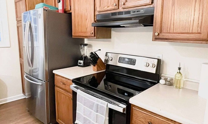 Piney Green House | Cozy Cottage Minutes from Base Gates with Breakfast & Pet Options