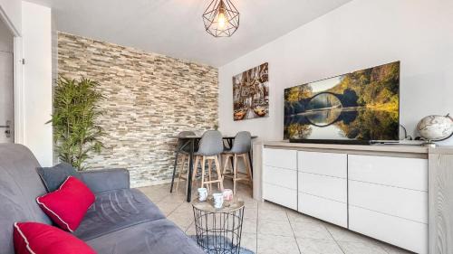 Vetraz-Monthoux Apartment | Cozy Homey Precioso - Private Terrace, Wifi & Netflix