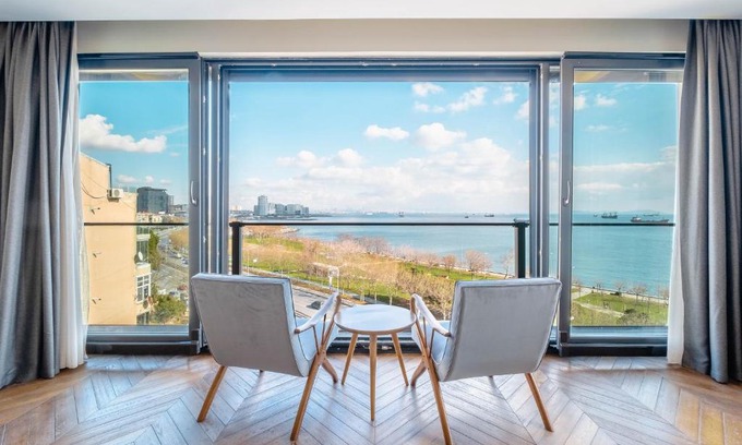 Bakırkoy Apartment | Homie Suites - Beautiful New Seaside Apartments in Bakırköy