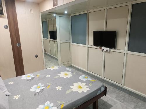 Panchkula Urban Estate Apartment | Pet-Friendly CozyNEST Economy Suite for Family Getaways