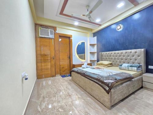 Vaishali Apartment | Pet-Friendly Homlee 4BHK Near Vaishali Metro - Rated 10/10