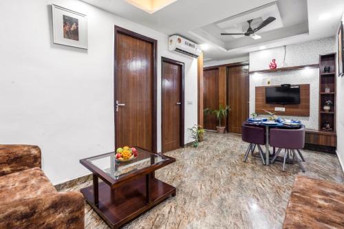 Vaishali Apartment | Cozy Homlee Divya Apt Vaishali: Pet Friendly with Parking