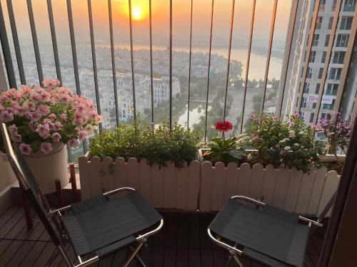 Gia Lam Apartment | Ocean Park View Homestay with Pool and Spa Amenities