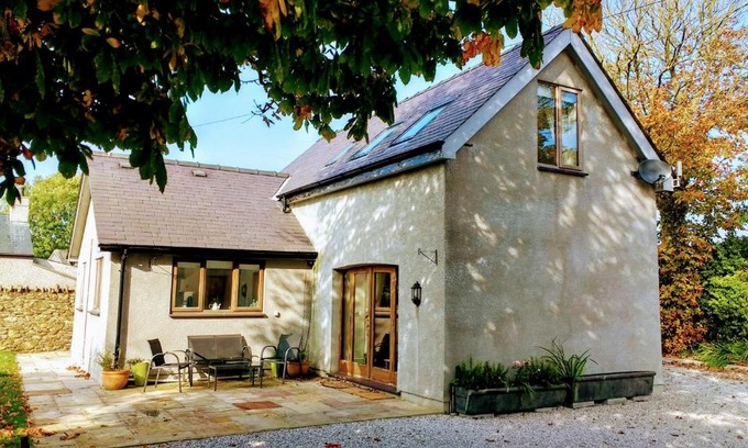 Rhosybol House | Family-Friendly Honey Cottage with Exceptional Guest Ratings