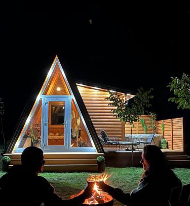 Canton 10 Ski Chalet | Guest Rated 10/10: Honey Glamping Resort with Ocean View