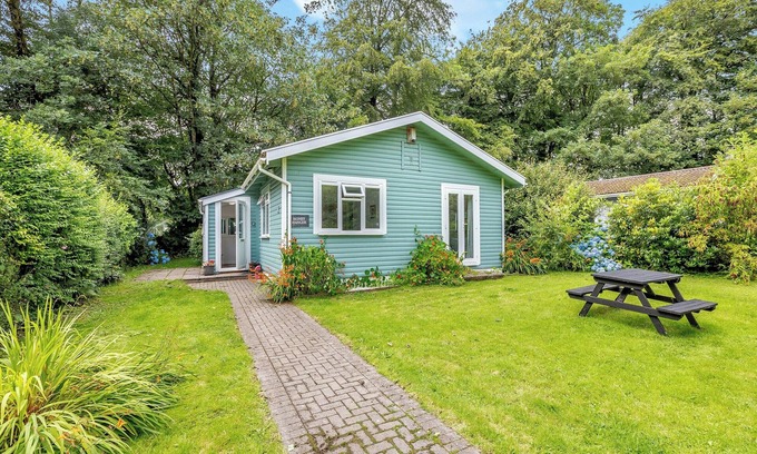 Holsworthy Cottage | Relaxing 2 Bedroom Retreat in Bradworthy with Lake Views