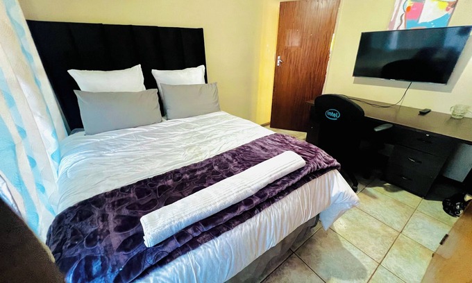 Greater Johannesburg Metropolitan Area Apartment | Honey Hills Excellence Resorts D