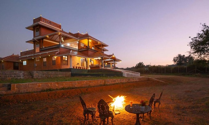 Thoppur Villa | Enjoy Free Breakfast & Mountain Views at Honeychilk Palace