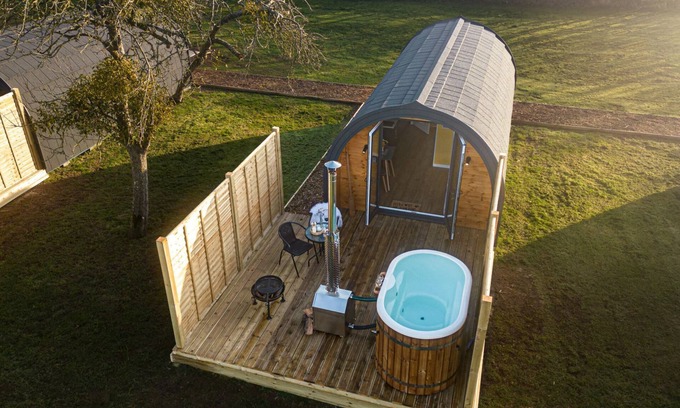 Wells Cabin | Experience Honeycrisp Glamping: Cozy Retreat for Two