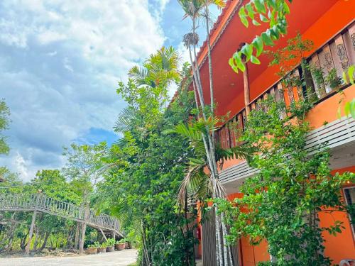 Hang Dong Hotel | Discover OYO 75507 Honeyland Resort: Family-Friendly Escape