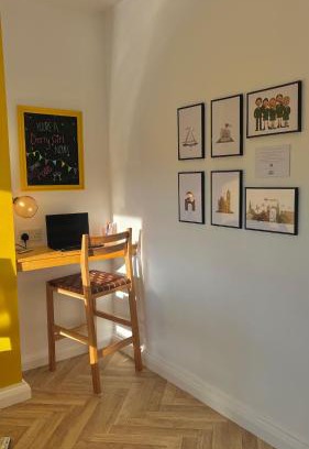 Londonderry House | Romantic Getaway at Honeymoon Row | Guest Rated 10/10