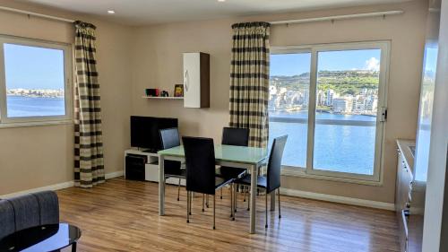 St. Paul's Bay Apartment | Honeymoon Seaview