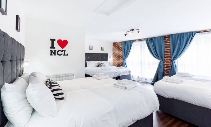 Newcastle-upon-Tyne Apartment | Experience Unforgettable Stays at Honeypot House