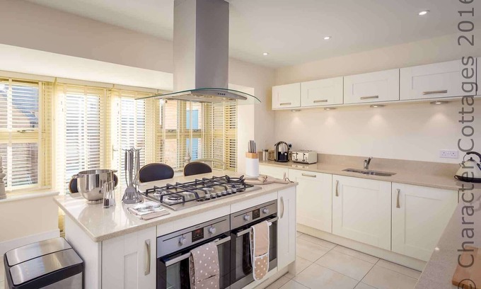 Bourton House | Honeystones