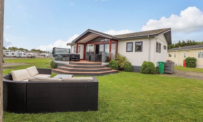 Kinmel Bay Cottage | Discover HONEYSUCKLE LODGE: Pet-Friendly Holiday Cottage