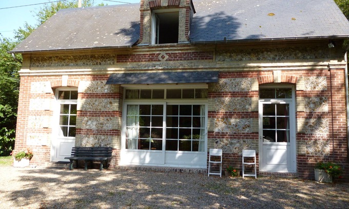 Equemauville Cottage | Family-Friendly Gite in Honfleur with Private Garden & Pool