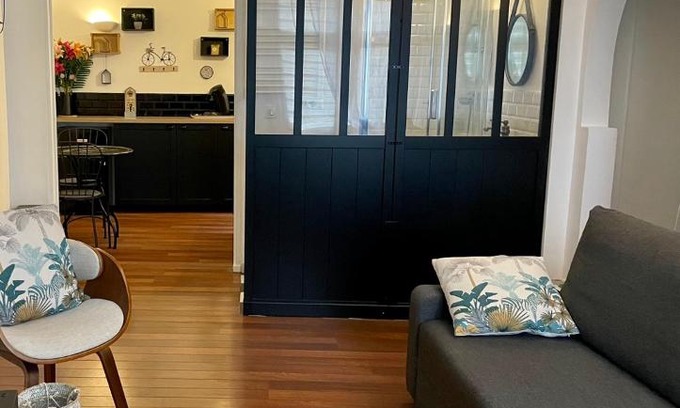 Honfleur Apartment | Discover Honfleur Suite Mon Petit Patio for Family Getaways