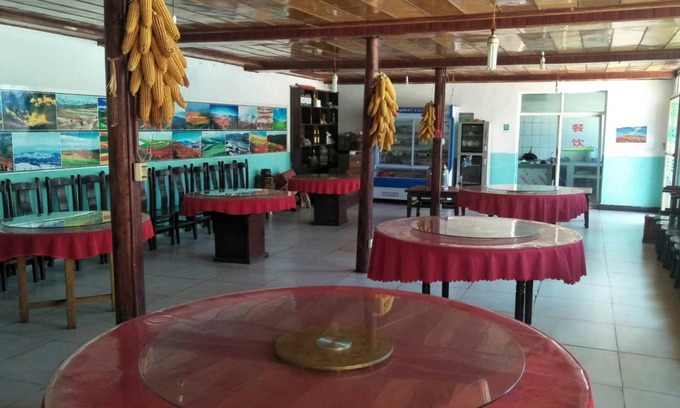 Dongchuan District House | Budget-Friendly Stay at Hongcheng Sheying Kezhan with Dining